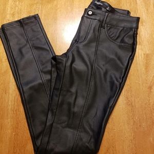 EUC pair of Boom Boom pant